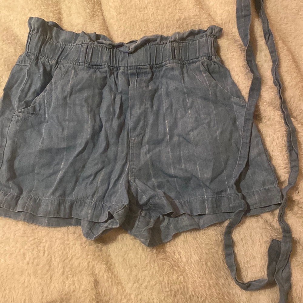 thread and supply high waisted shorts, size M